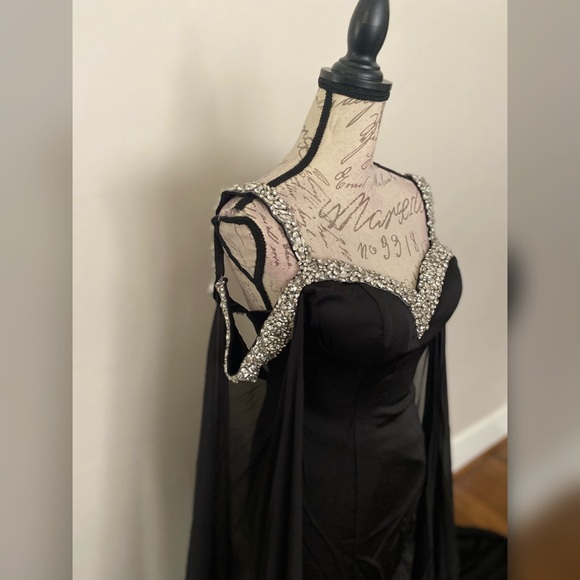 NWT black pageant evening gown, prom dress or black wedding dress - Picture 5 of 7